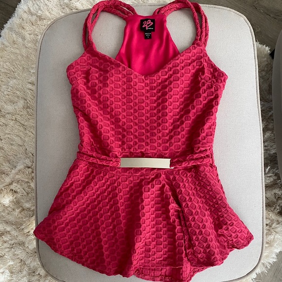 Very stylish and comfortable Bebe top - Picture 1 of 6